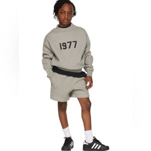 Essentials Fear of God 1977 crewneck sweatshirt size 8 excellent condition